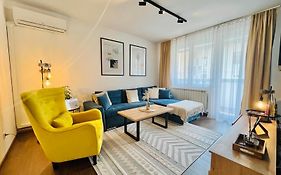 Mak Apartment - Free Parking - Balcony